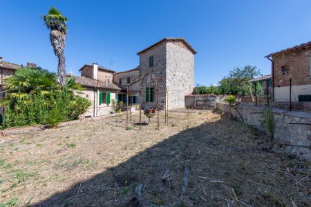 Vendita Appartamento SIENA, CENTRO STORICO – ZONA QUATTRO CANTONI (NOSTRA ESCLUSIVA)
Nel cuore più antico e prestigioso...